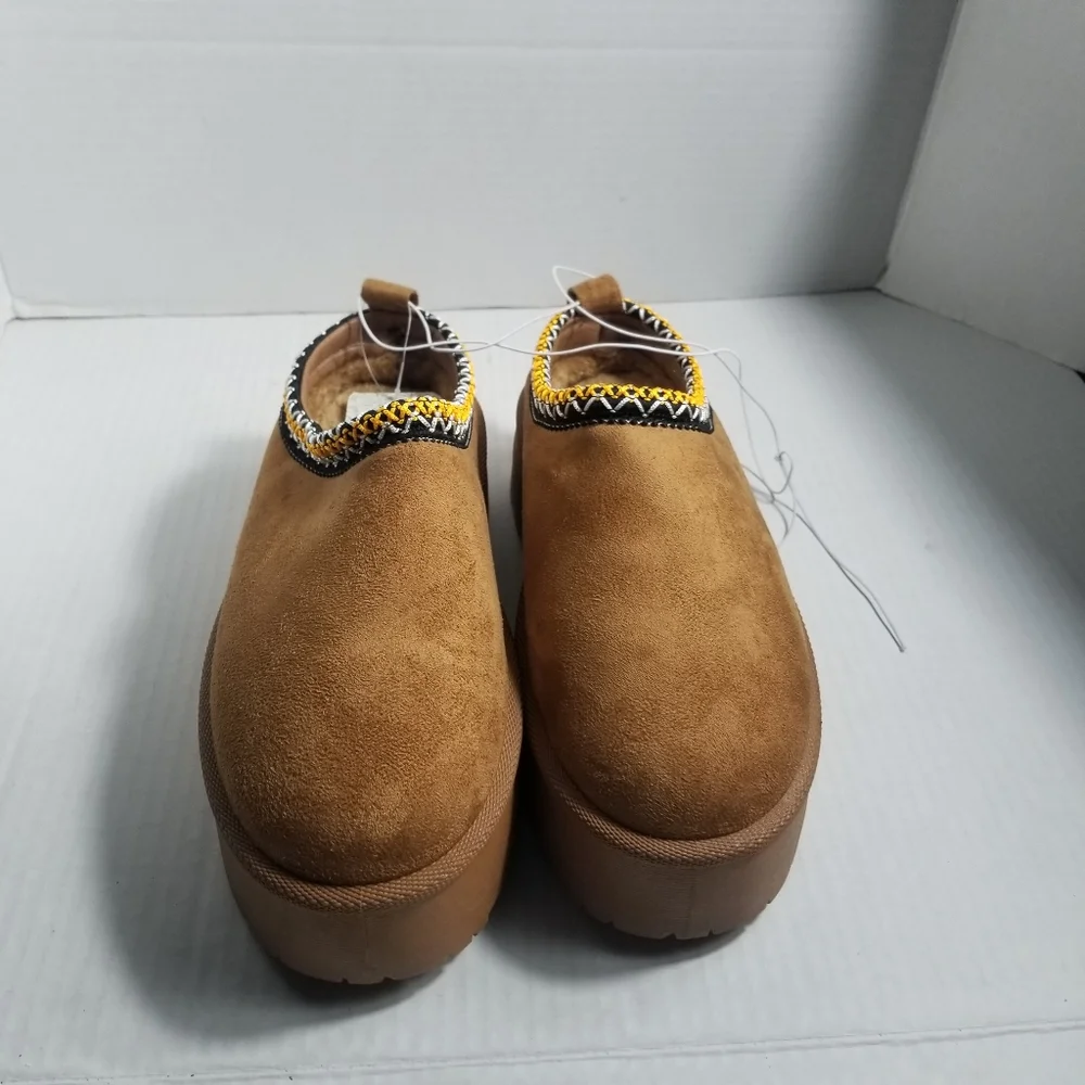 NWT MUDD BROWN PLATFORM CLOG SIZE 7.5